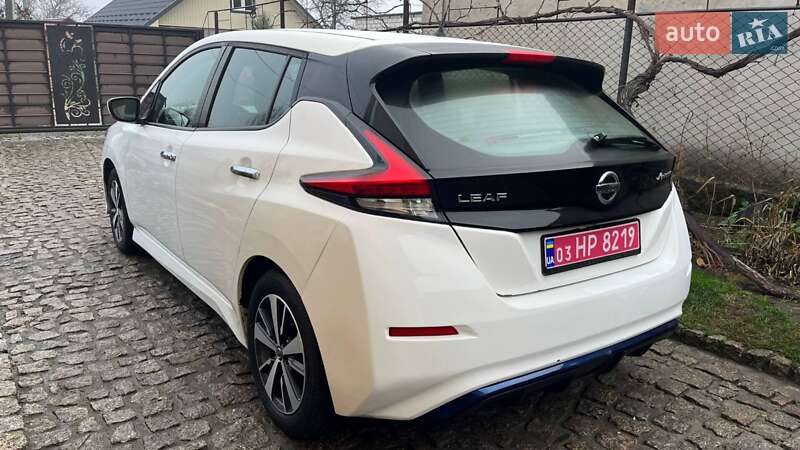 Хэтчбек Nissan Leaf 2019 в Буче