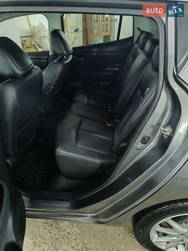 Хэтчбек Nissan Leaf 2015 в Ровно фото 15 Хэтчбек Nissan Leaf 2015 в Ровно