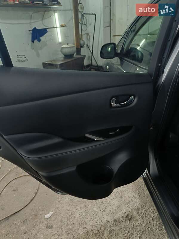 Хэтчбек Nissan Leaf 2015 в Ровно фото 17 Хэтчбек Nissan Leaf 2015 в Ровно