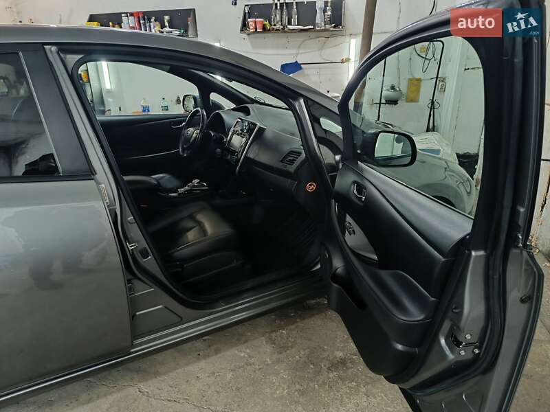 Хэтчбек Nissan Leaf 2015 в Ровно фото 25 Хэтчбек Nissan Leaf 2015 в Ровно