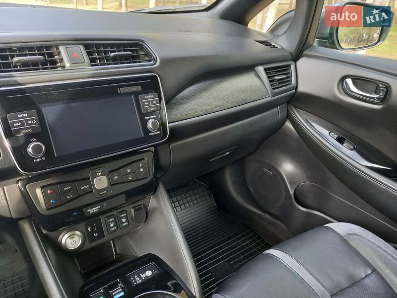 Хэтчбек Nissan Leaf 2019 в Кременчуге
