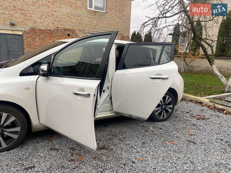 Хетчбек Nissan Leaf 2014 в Рівному