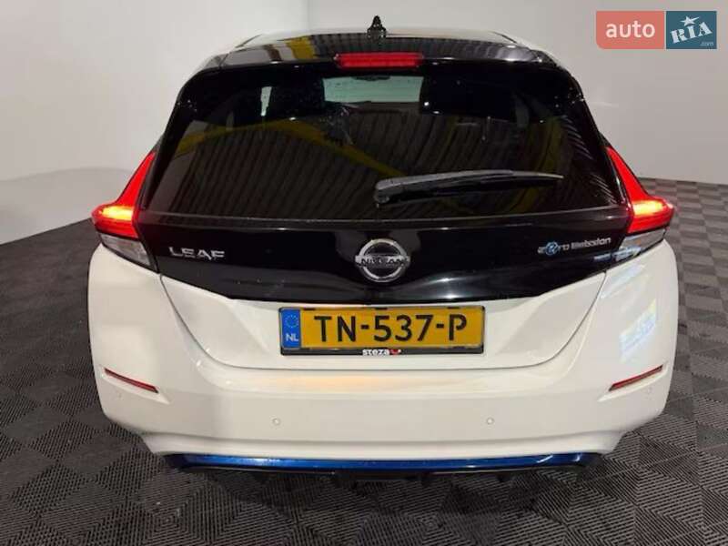 Хэтчбек Nissan Leaf 2018 в Днепре