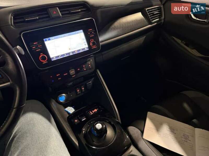 Хэтчбек Nissan Leaf 2018 в Днепре