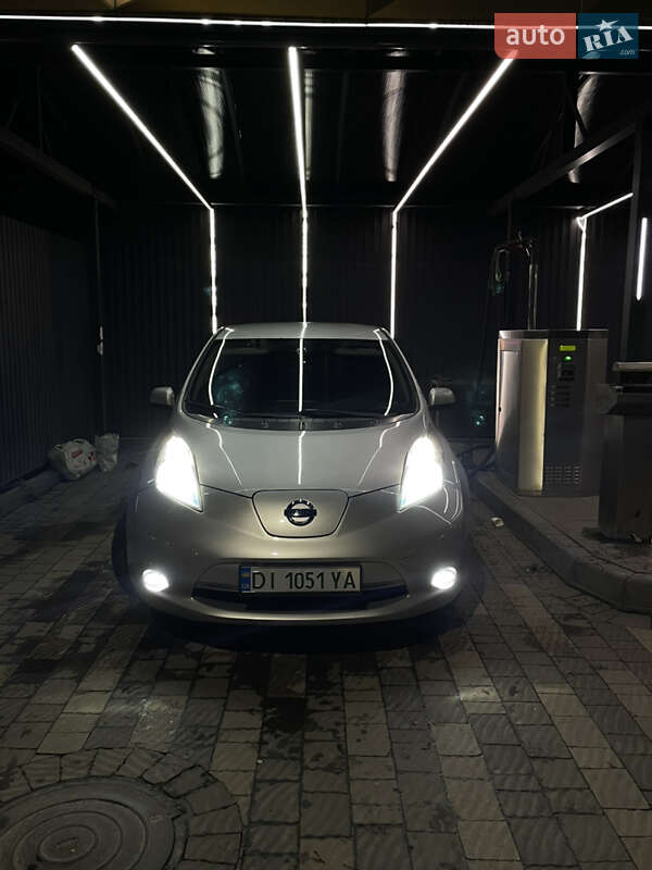 Хэтчбек Nissan Leaf 2014 в Ужгороде