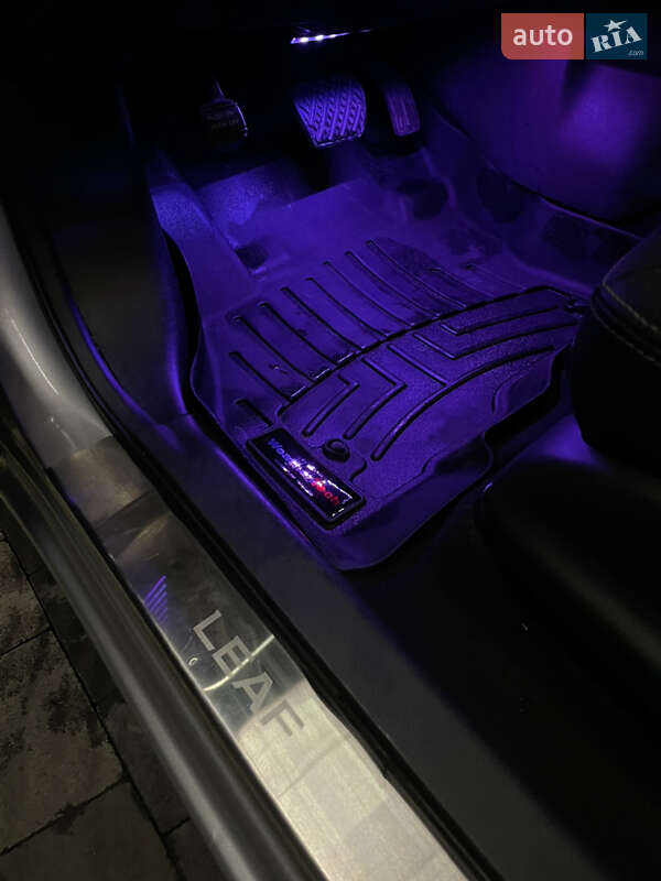 Хэтчбек Nissan Leaf 2014 в Ужгороде