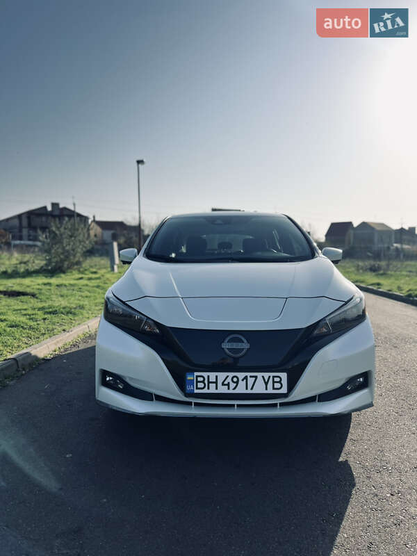 Хэтчбек Nissan Leaf 2024 в Одессе