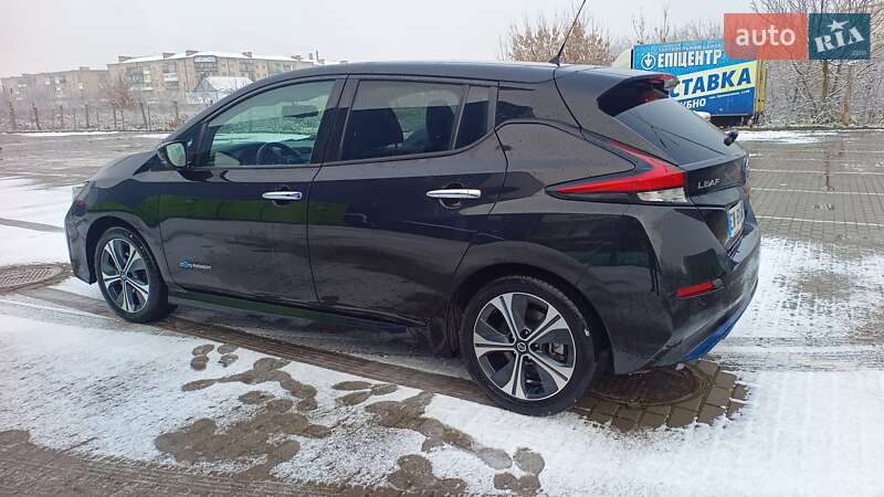 Хэтчбек Nissan Leaf 2018 в Дубно