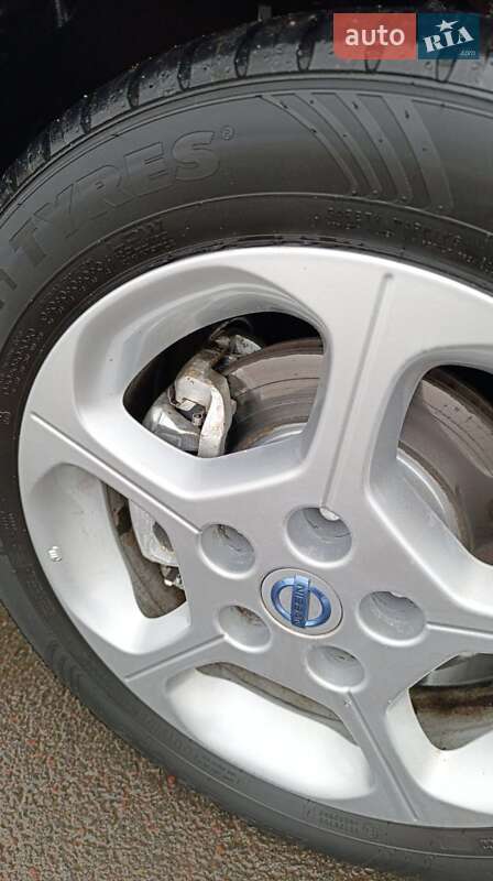 Хэтчбек Nissan Leaf 2012 в Луцке