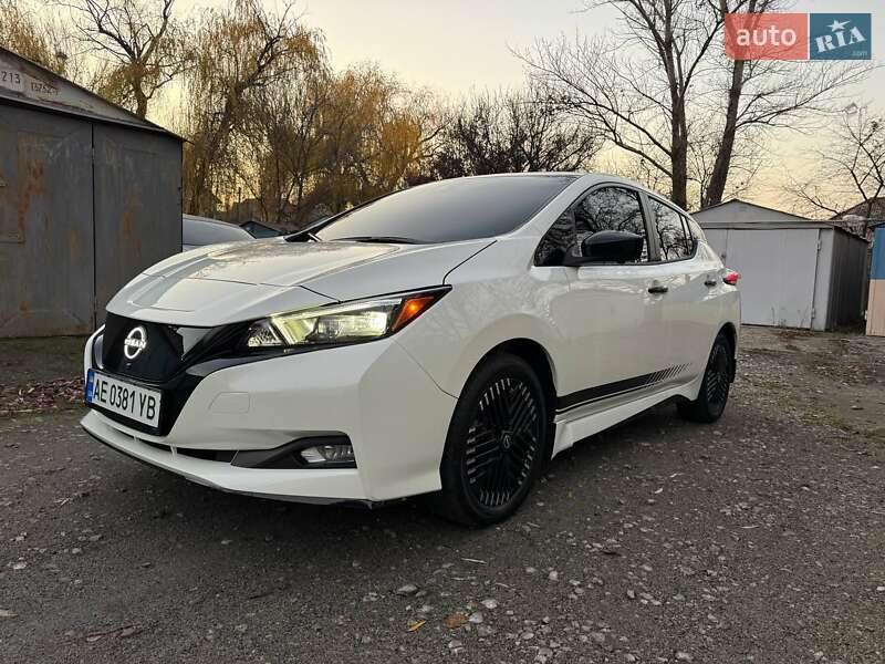 Хетчбек Nissan Leaf 2023 в Дніпрі