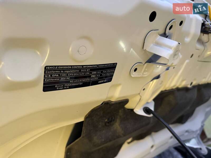 Хетчбек Nissan Leaf 2023 в Дніпрі