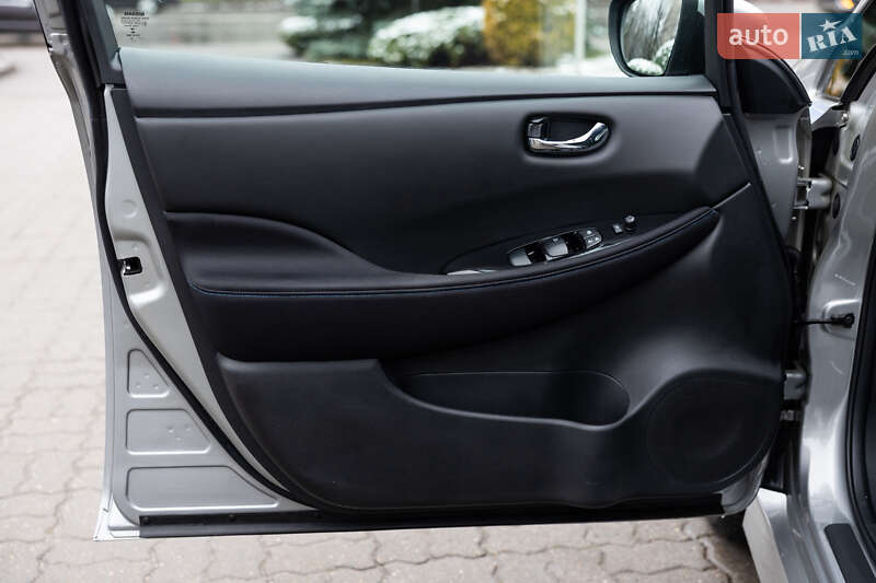 Хэтчбек Nissan Leaf 2022 в Луцке