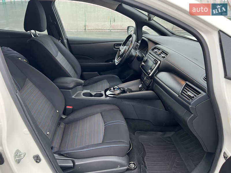 Хетчбек Nissan Leaf 2018 в Харкові