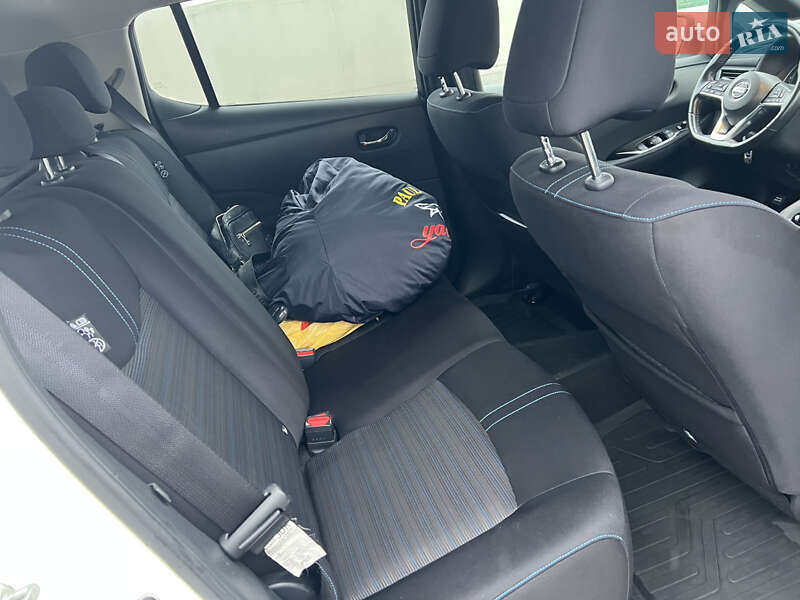 Хетчбек Nissan Leaf 2018 в Харкові