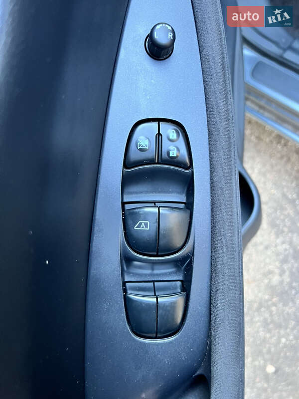 Хетчбек Nissan Leaf 2014 в Києві фото 18 Хетчбек Nissan Leaf 2014 в Києві