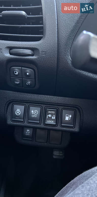 Хетчбек Nissan Leaf 2014 в Києві фото 19 Хетчбек Nissan Leaf 2014 в Києві