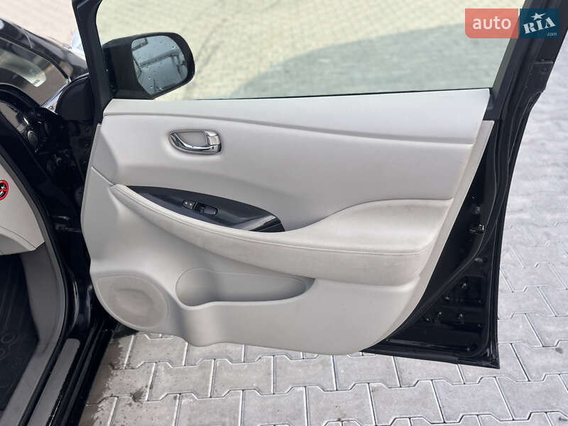 Хетчбек Nissan Leaf 2012 в Володимирі фото 21 Хетчбек Nissan Leaf 2012 в Володимирі