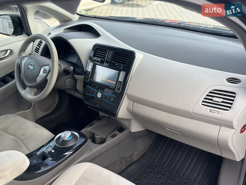Хетчбек Nissan Leaf 2012 в Володимирі фото 23 Хетчбек Nissan Leaf 2012 в Володимирі