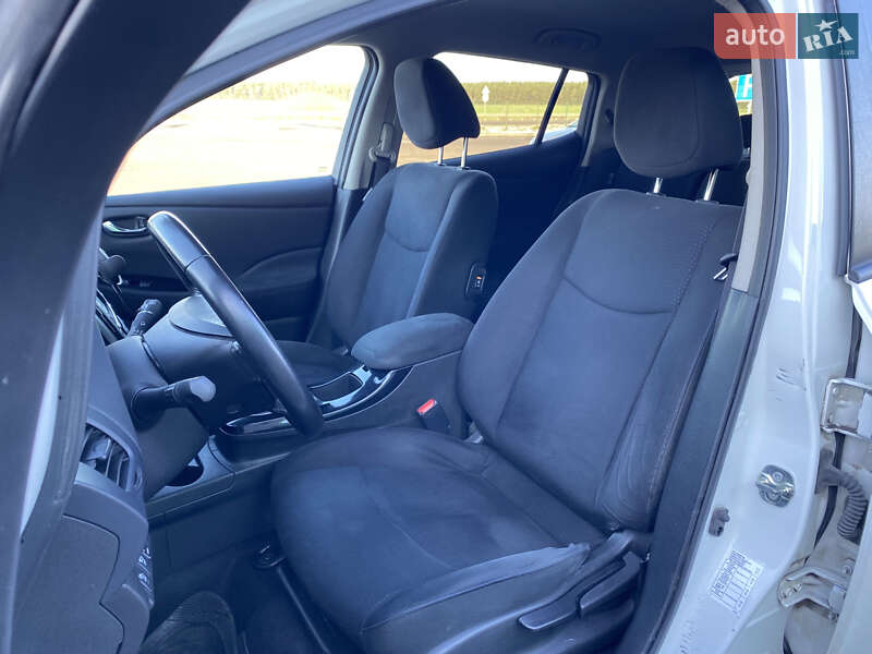 Хэтчбек Nissan Leaf 2014 в Радивилове