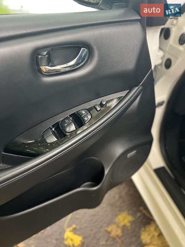 Хетчбек Nissan Leaf 2018 в Рівному