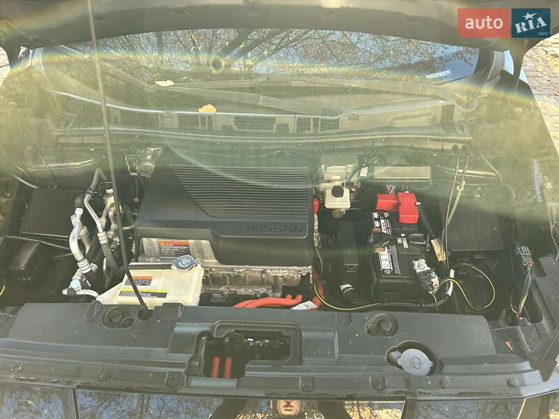 Хетчбек Nissan Leaf 2020 в Києві фото 14 Хетчбек Nissan Leaf 2020 в Києві