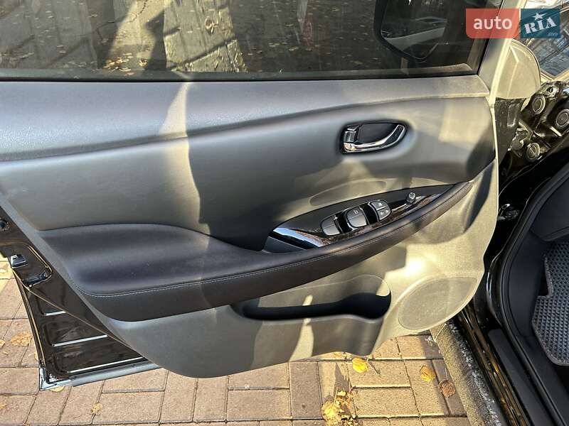 Хетчбек Nissan Leaf 2020 в Києві фото 12 Хетчбек Nissan Leaf 2020 в Києві