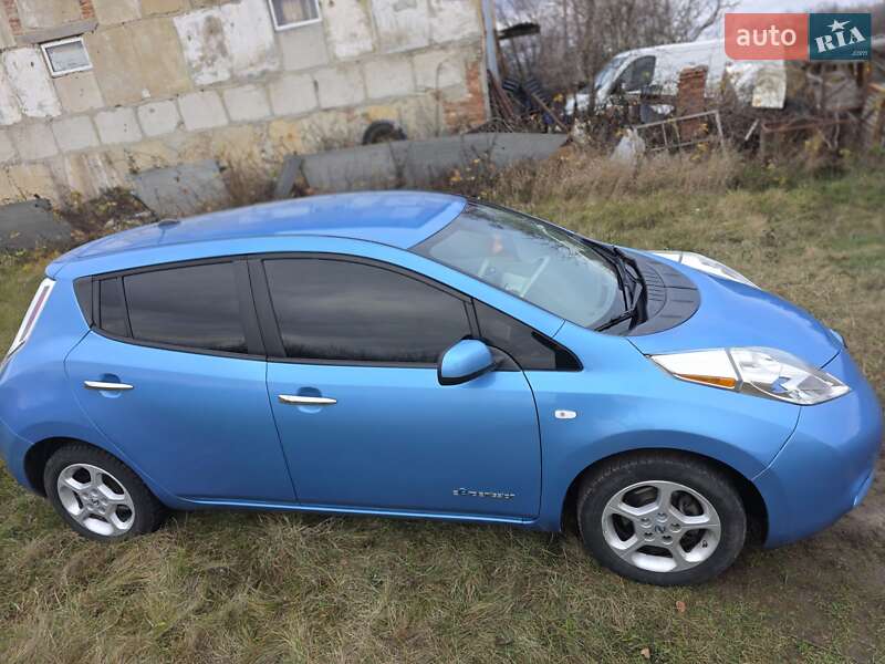 Хэтчбек Nissan Leaf 2013 в Полтаве