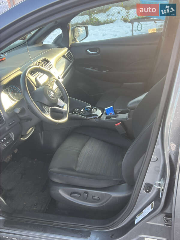 Хетчбек Nissan Leaf 2019 в Городку