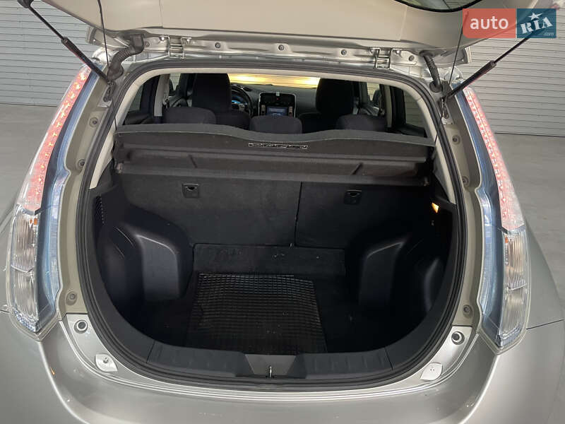 Хэтчбек Nissan Leaf 2013 в Стрые