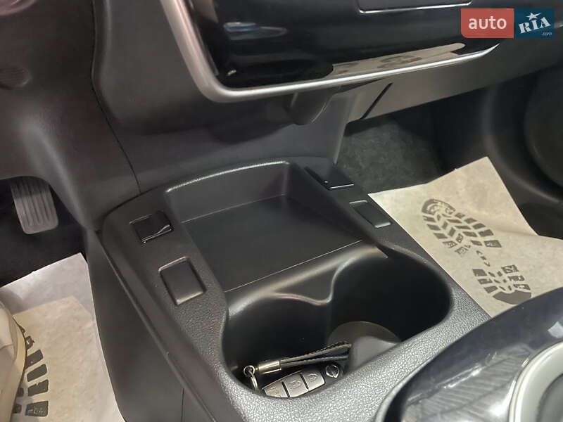 Хэтчбек Nissan Leaf 2013 в Стрые