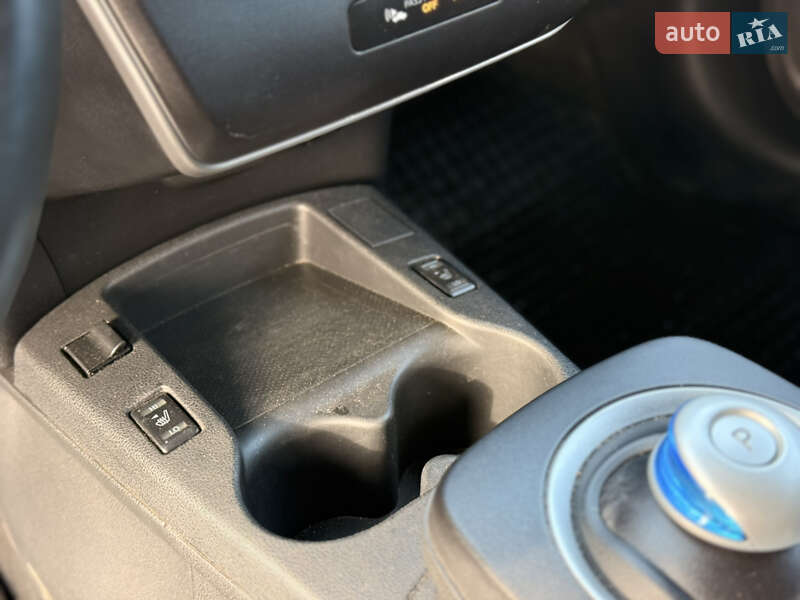 Хетчбек Nissan Leaf 2015 в Вінниці