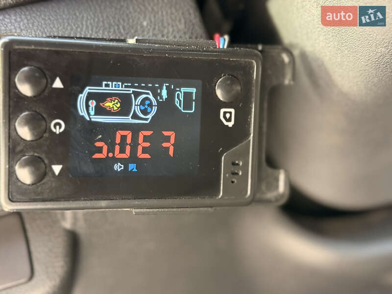 Хетчбек Nissan Leaf 2015 в Вінниці