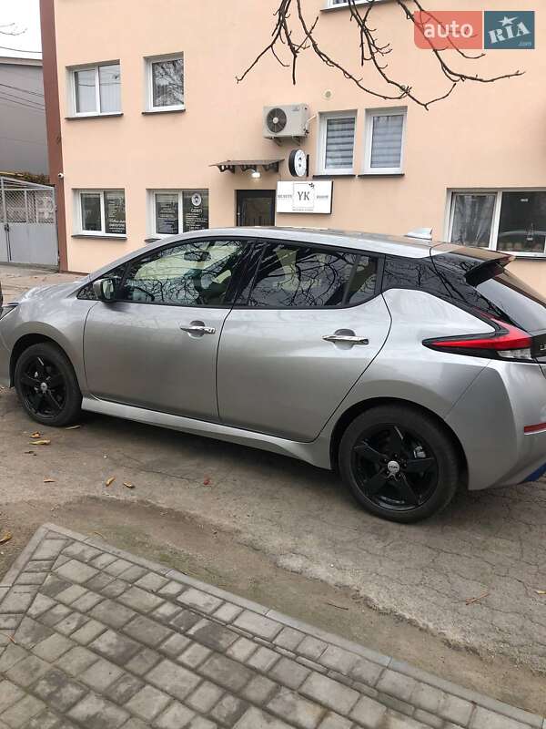 Хэтчбек Nissan Leaf 2021 в Звягеле