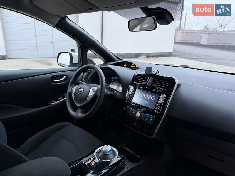 Хэтчбек Nissan Leaf 2015 в Виннице