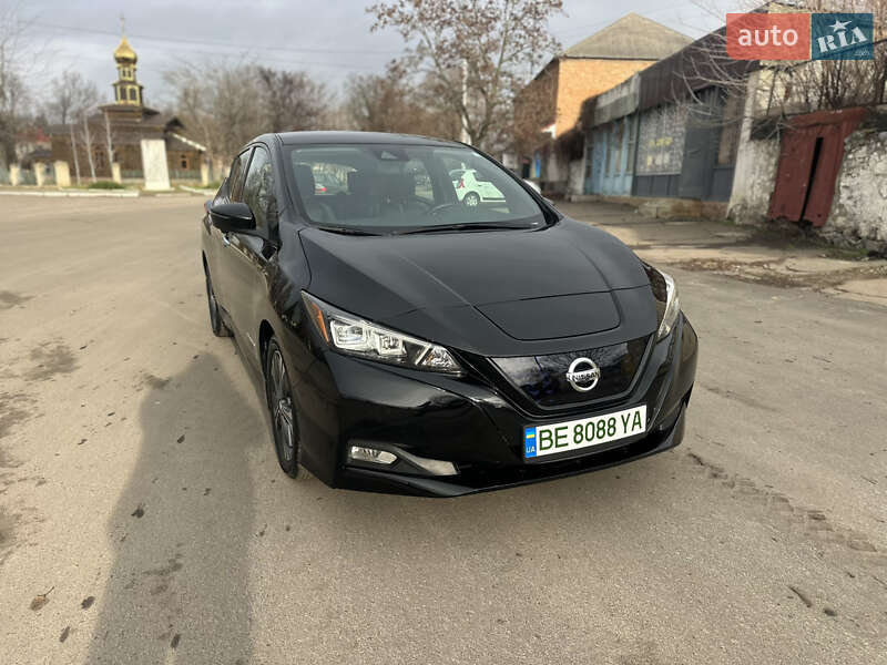 Хэтчбек Nissan Leaf 2018 в Первомайске
