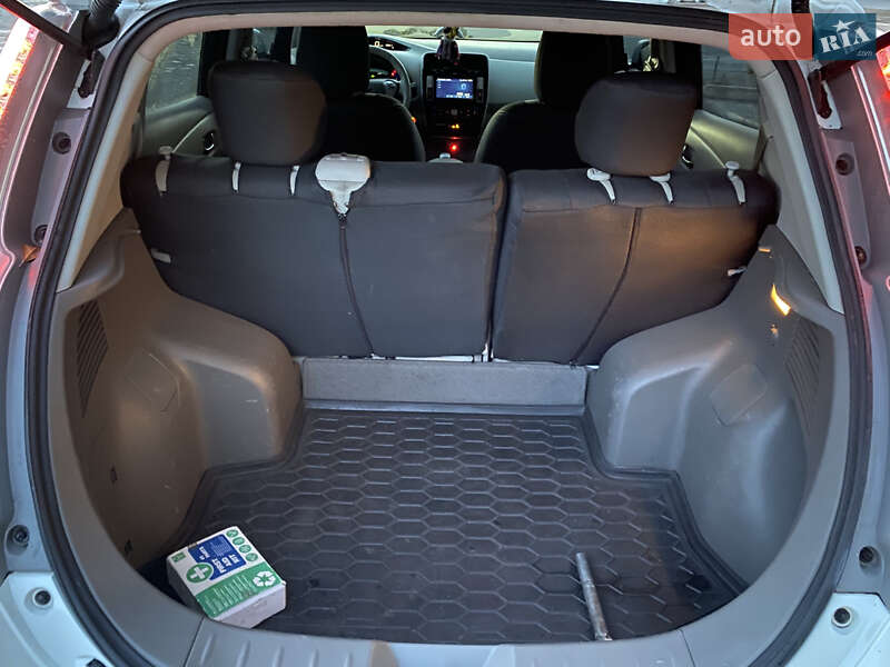 Хэтчбек Nissan Leaf 2015 в Днепре