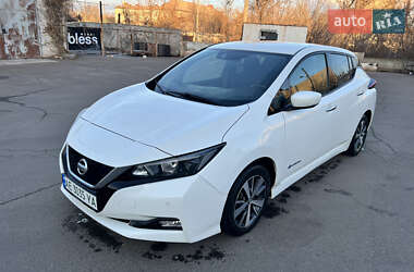 Хэтчбек Nissan Leaf 2018 в Кривом Роге