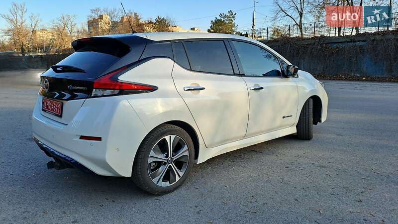 Хетчбек Nissan Leaf 2018 в Дніпрі фото 3 Хетчбек Nissan Leaf 2018 в Дніпрі
