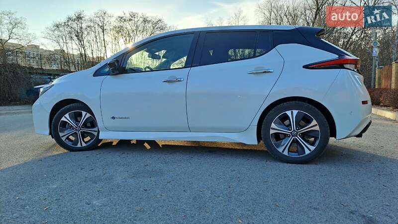 Хетчбек Nissan Leaf 2018 в Дніпрі фото 12 Хетчбек Nissan Leaf 2018 в Дніпрі