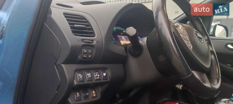 Хэтчбек Nissan Leaf 2012 в Ивано-Франковске