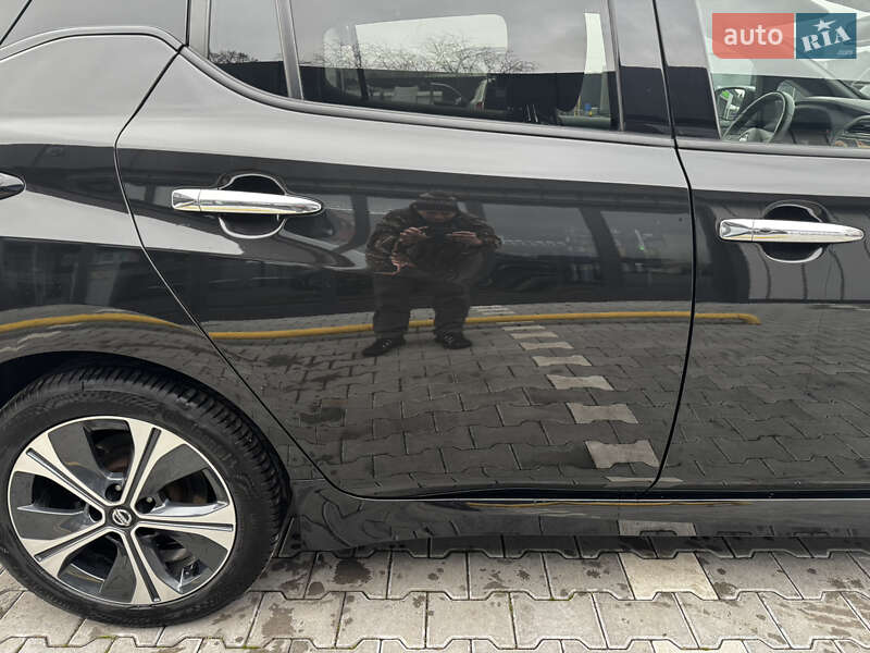 Хэтчбек Nissan Leaf 2021 в Владимире