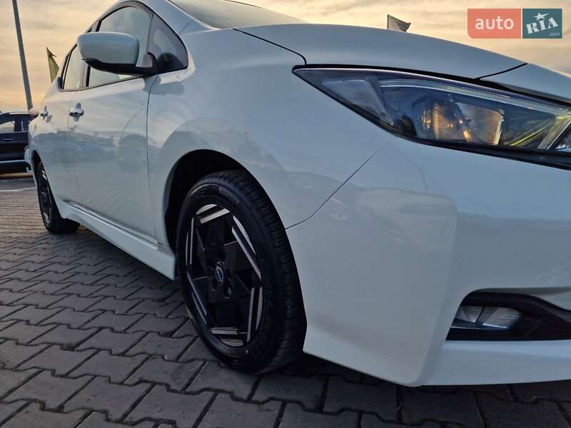 Хетчбек Nissan Leaf 2022 в Вінниці