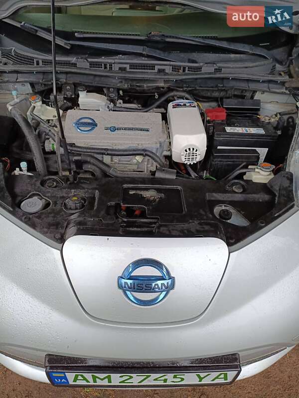 Хетчбек Nissan Leaf 2011 в Малині фото 9 Хетчбек Nissan Leaf 2011 в Малині