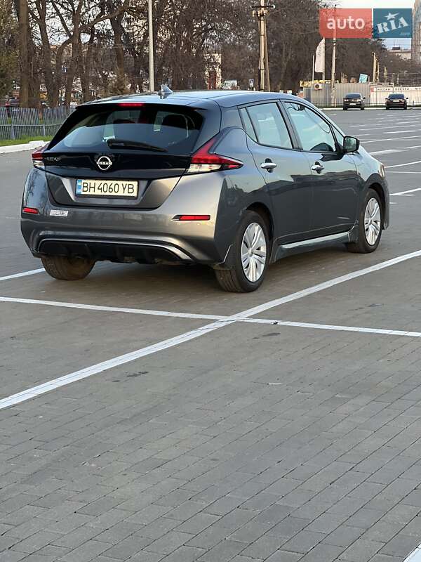 Хэтчбек Nissan Leaf 2023 в Одессе