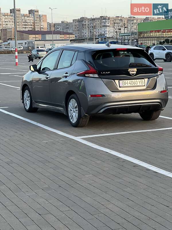 Хэтчбек Nissan Leaf 2023 в Одессе