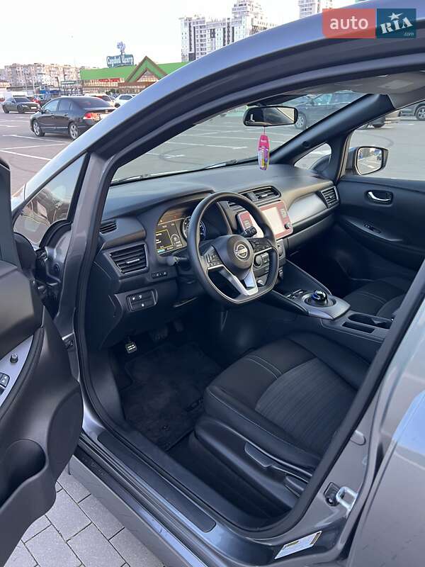 Хэтчбек Nissan Leaf 2023 в Одессе