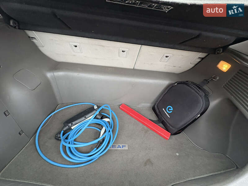 Хэтчбек Nissan Leaf 2012 в Луцке