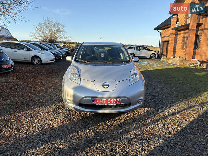 Хэтчбек Nissan Leaf 2015 в Луцке
