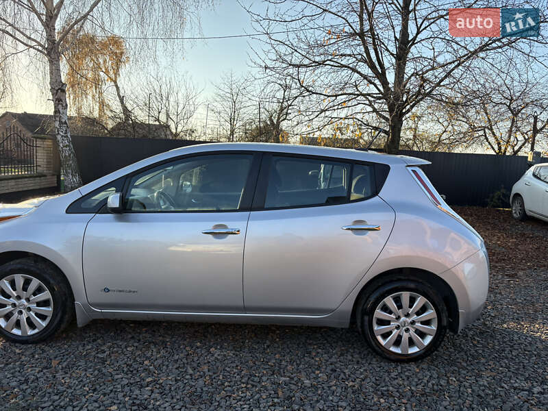 Хэтчбек Nissan Leaf 2015 в Луцке