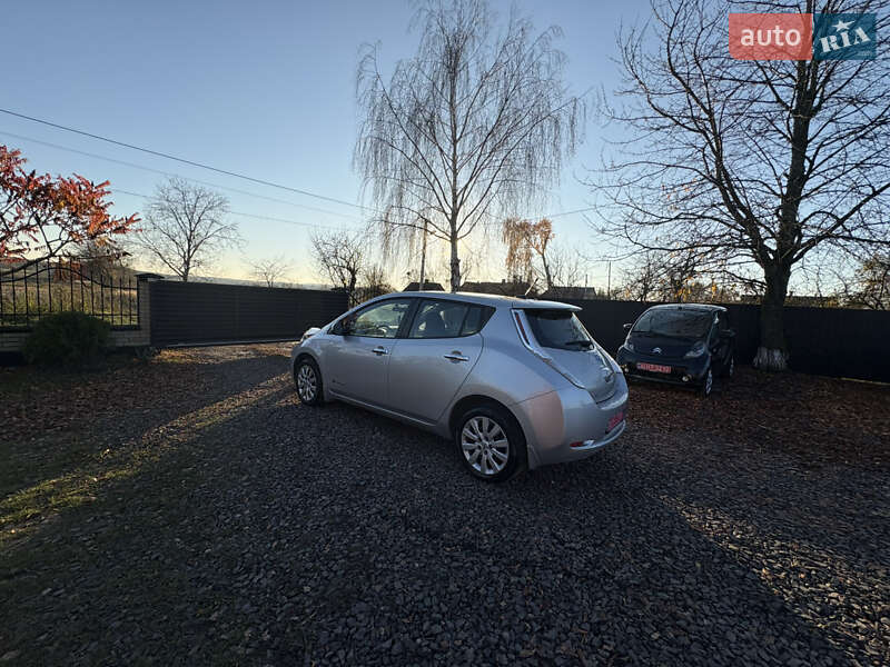 Хэтчбек Nissan Leaf 2015 в Луцке